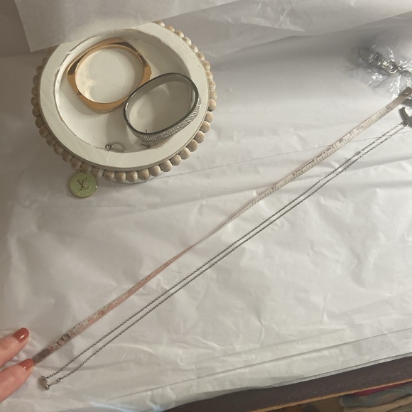 CALVIN KLEIN NECKLACE/EARRINGS - Picture 4 of 5